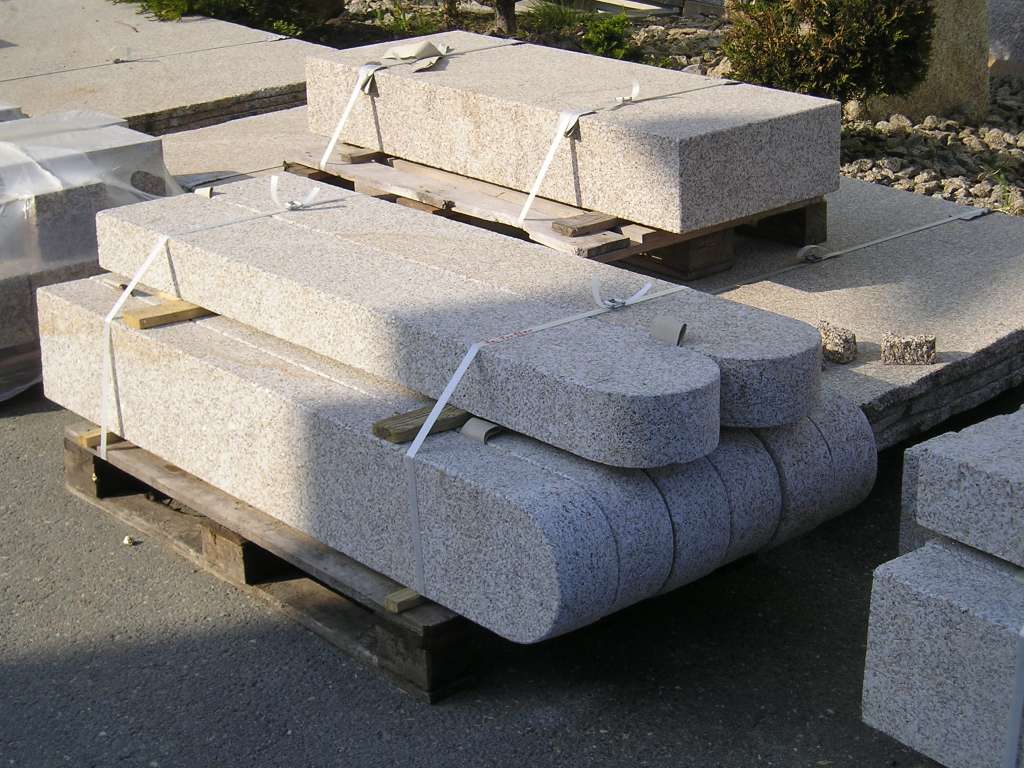 Bearbeiteter Granit aus der Produktion